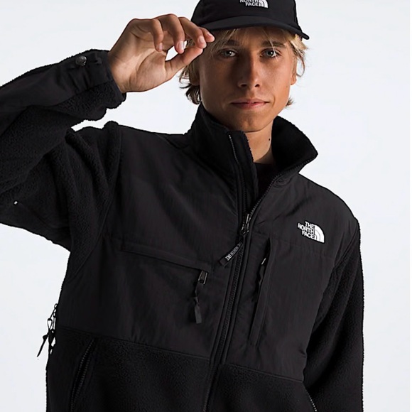 The North Face Men's Denali Jacket in Black, Large - Picture 2 of 8